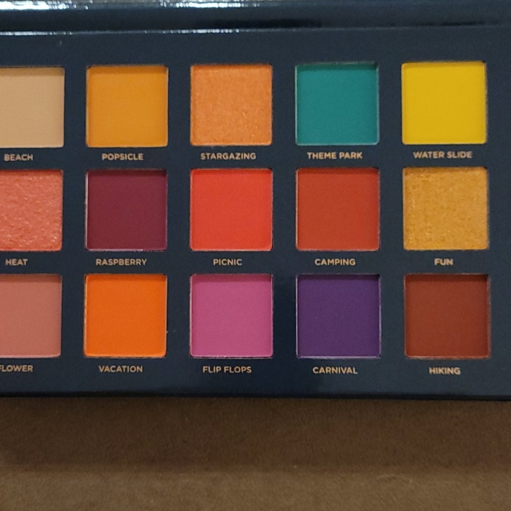 Ace Beaute Eyeshadow Palette